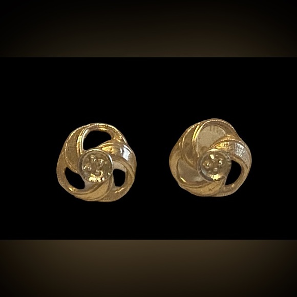 Jewelry - ❄️ 14KT Solid Yellow Gold Diamond Chip Pierced Stud Earrings #6046